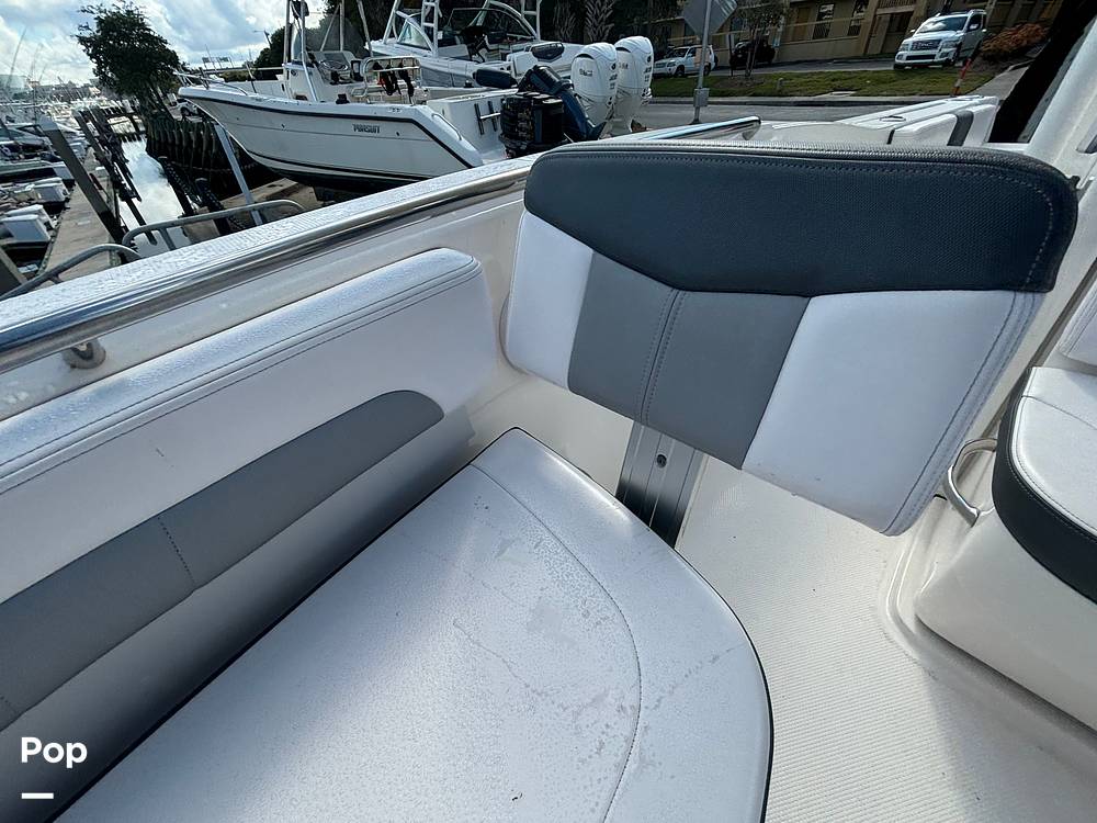 Slide: The Image of Robalo 202 Explorer 2021 - 14656482