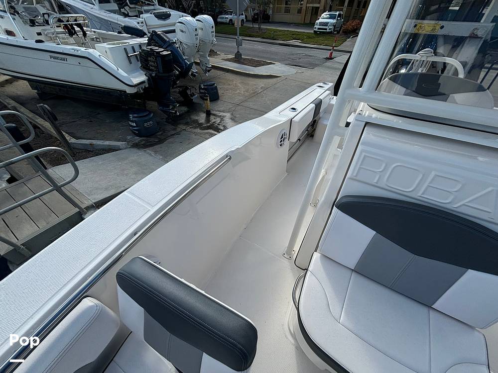 Slide: The Image of Robalo 202 Explorer 2021 - 14656483