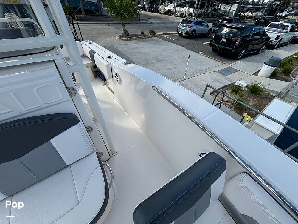 Slide: The Image of Robalo 202 Explorer 2021 - 14656484