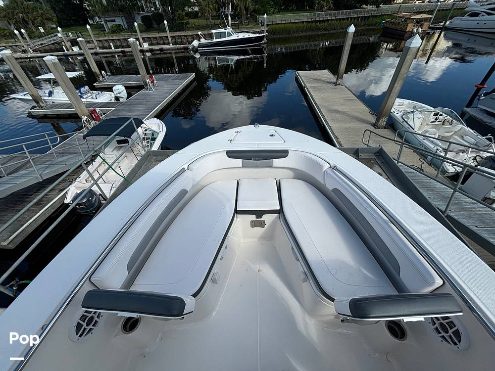 Slide: The Image of Robalo 202 Explorer 2021 - 14656526