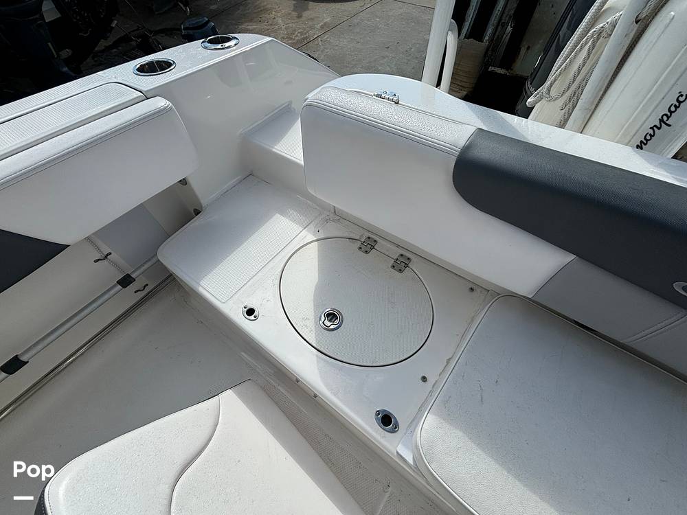 Slide: The Image of Robalo 202 Explorer 2021 - 14656531