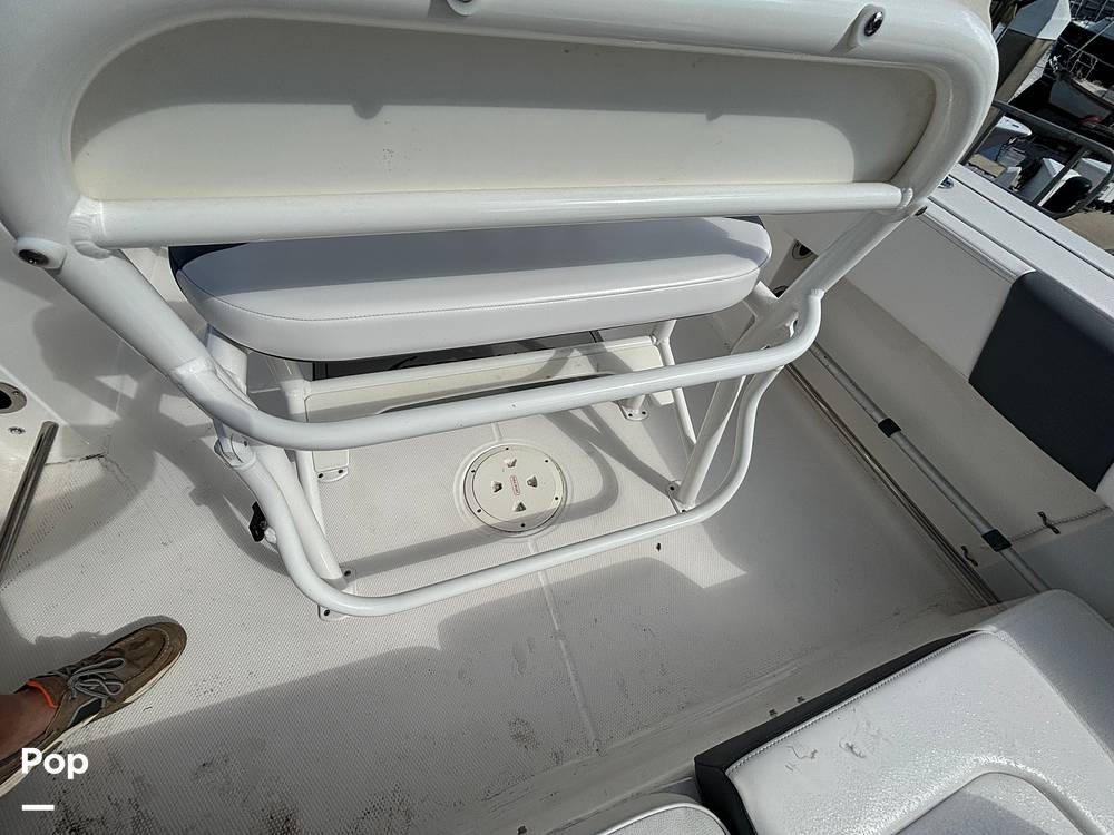 Slide: The Image of Robalo 202 Explorer 2021 - 14656533