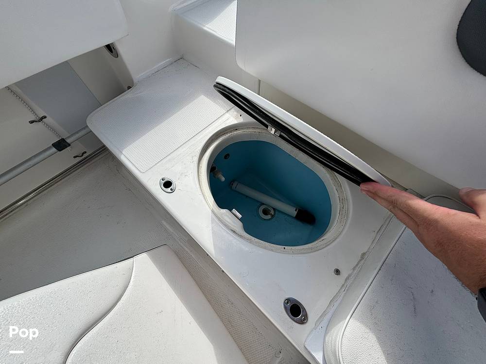 Slide: The Image of Robalo 202 Explorer 2021 - 14656534