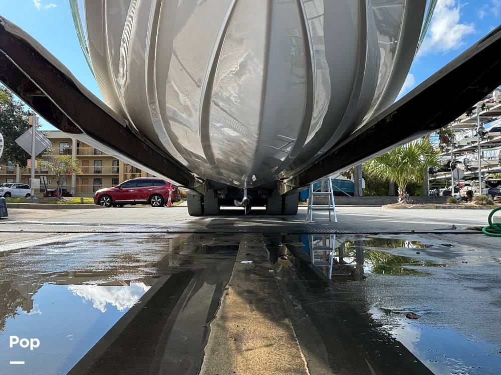Slide: The Image of Robalo 202 Explorer 2021 - 14656425