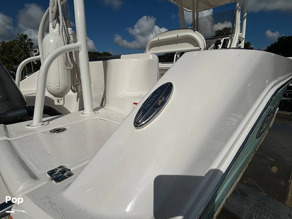 Slide: The Image of Robalo 202 Explorer 2021 - 14656543