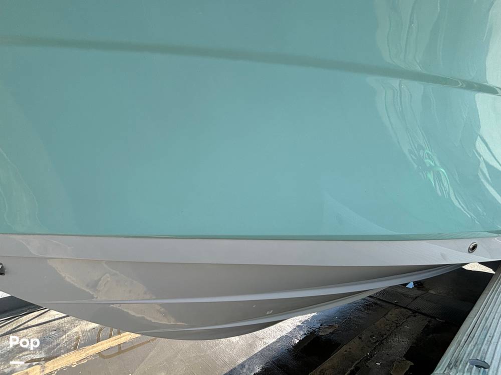 Slide: The Image of Robalo 202 Explorer 2021 - 14656552