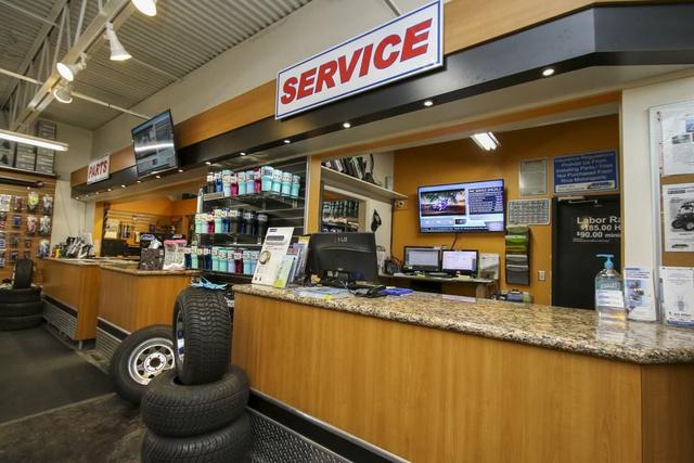 Slide: The Image of Boat service center with parts and accessories, Robalo 206 Cayman, 2024 model. - 46