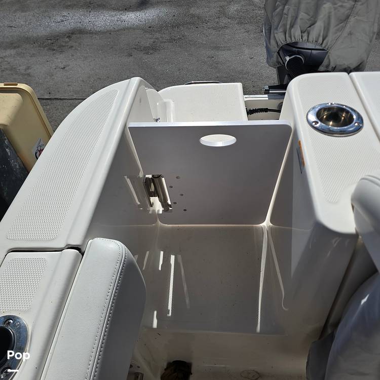 Slide: The Image of Robalo 242 CC 2015 - 14849808