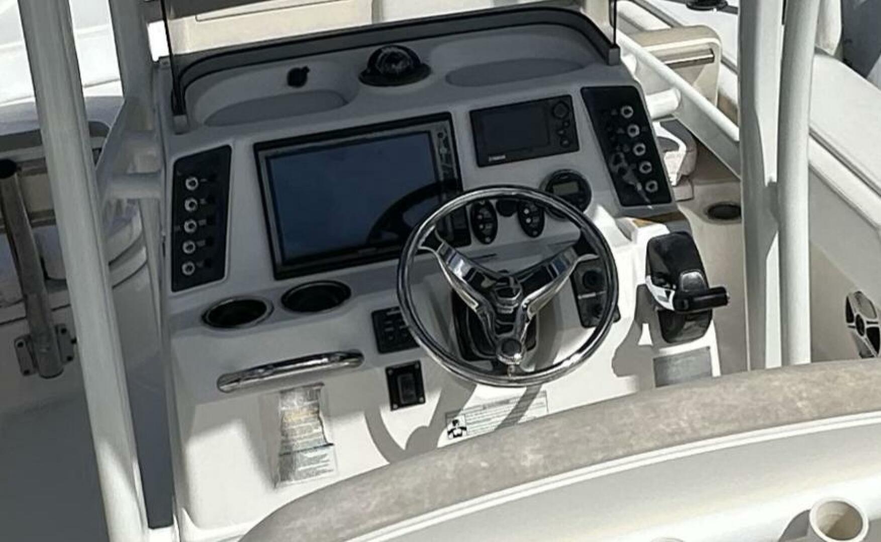 Slide: The Image of Robalo 246 Cayman 2017 - 5315896