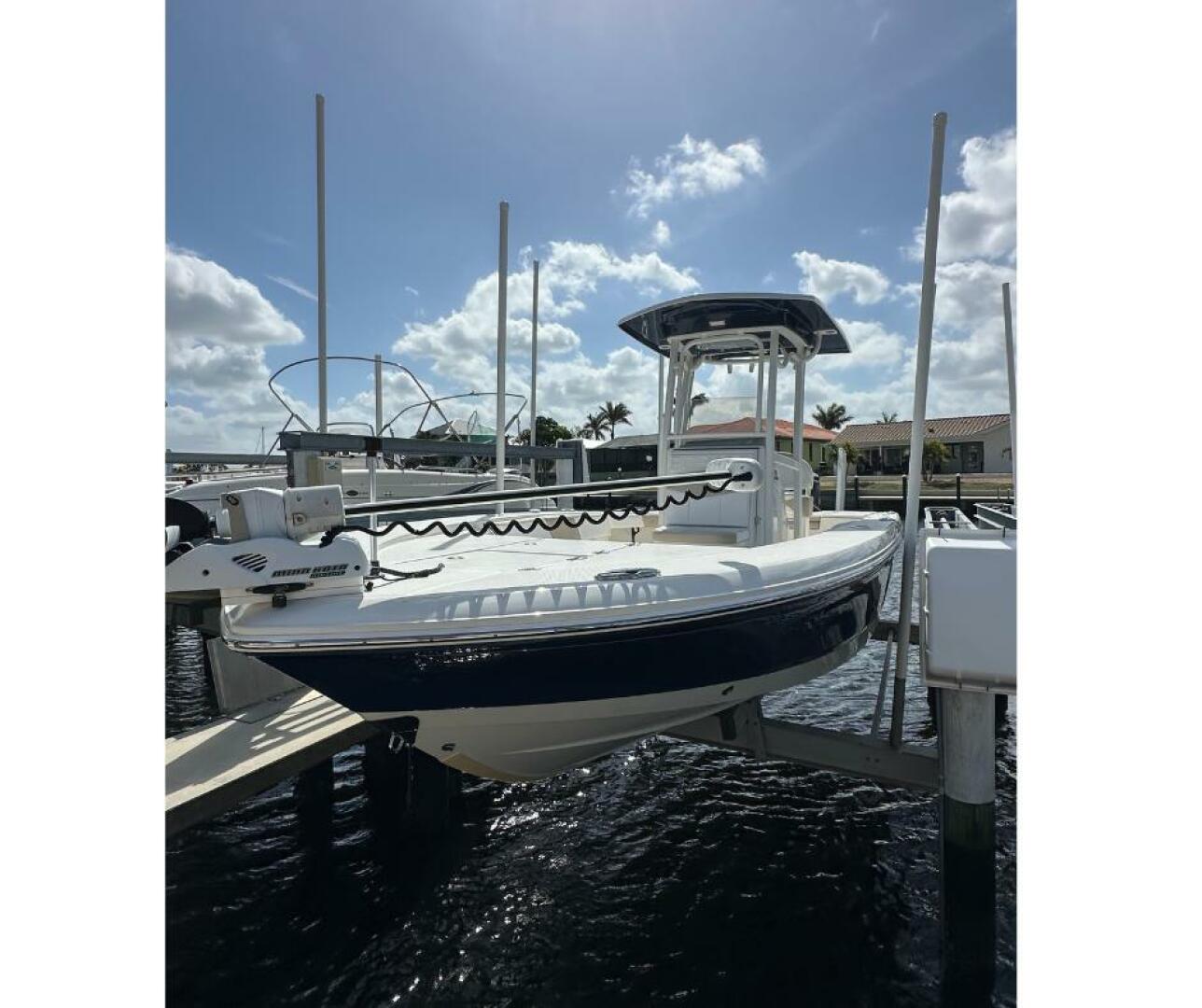 Slide: The Image of Robalo 246 Cayman 2017 - 5094053