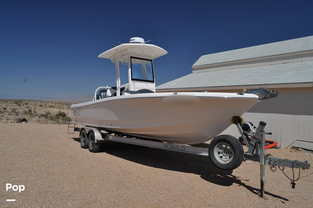 Slide: The Image of Robalo 246 Cayman 2021 - 15336608