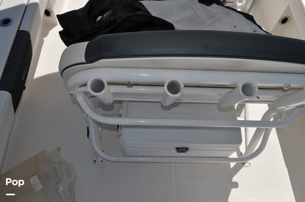 Slide: The Image of Robalo 246 Cayman 2021 - 15336650