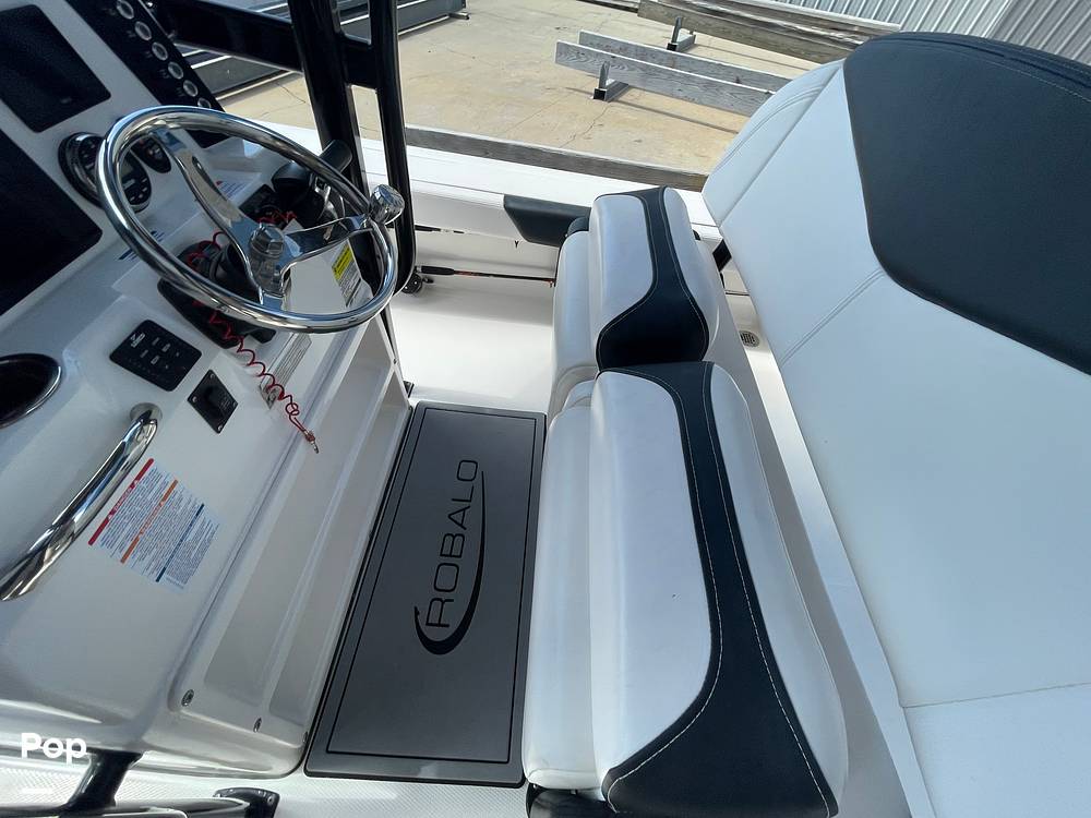 Slide: The Image of Leaning Post With Flip Able Bolster Seats - 15233827