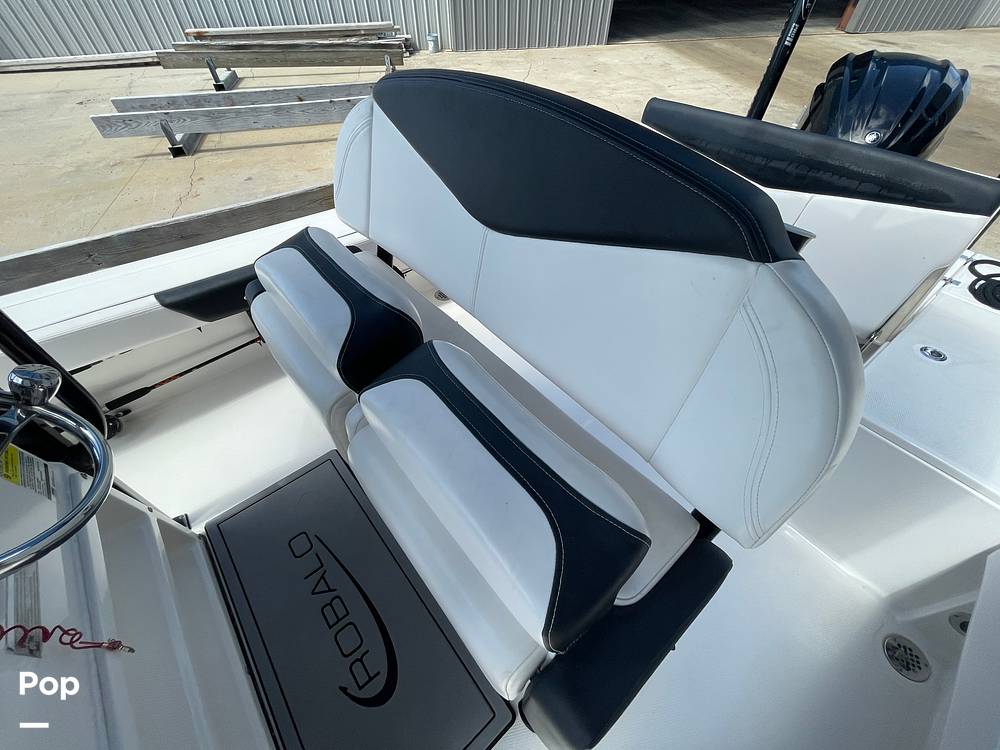 Slide: The Image of Robalo 246 Cayman 2021 - 15233828