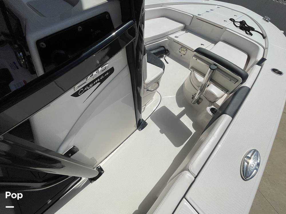 Slide: The Image of Robalo 246 Cayman 2021 - 15233865