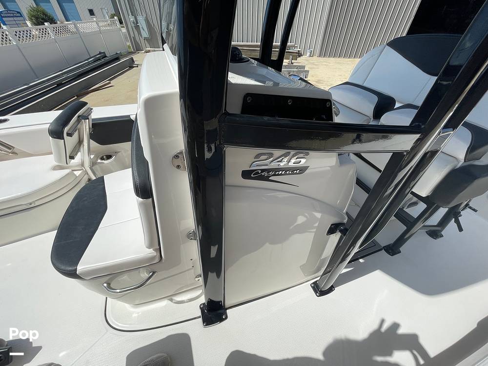Slide: The Image of Robalo 246 Cayman 2021 - 15233957