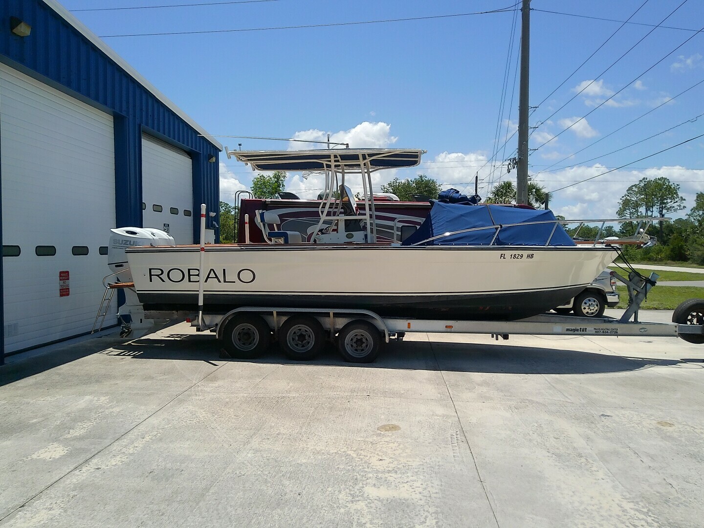 Slide: The Image of Robalo 2520 Center Console 1985 - 5310233