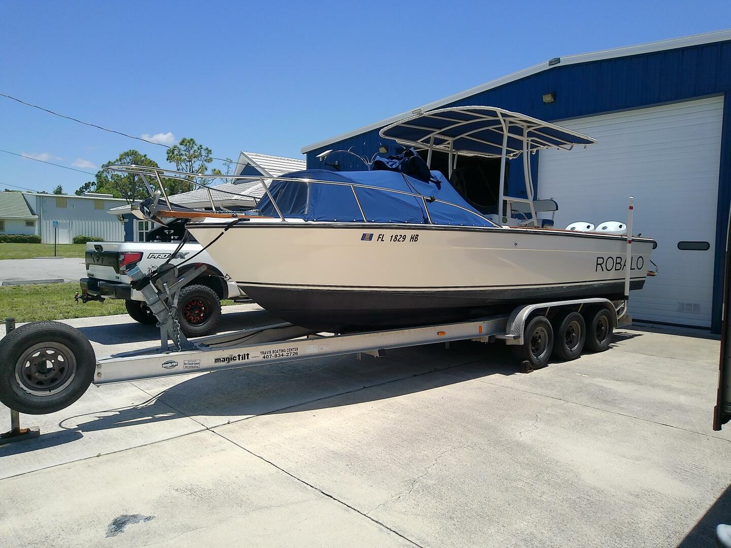 Slide: The Image of Robalo 2520 Center Console 1985 - 5310318