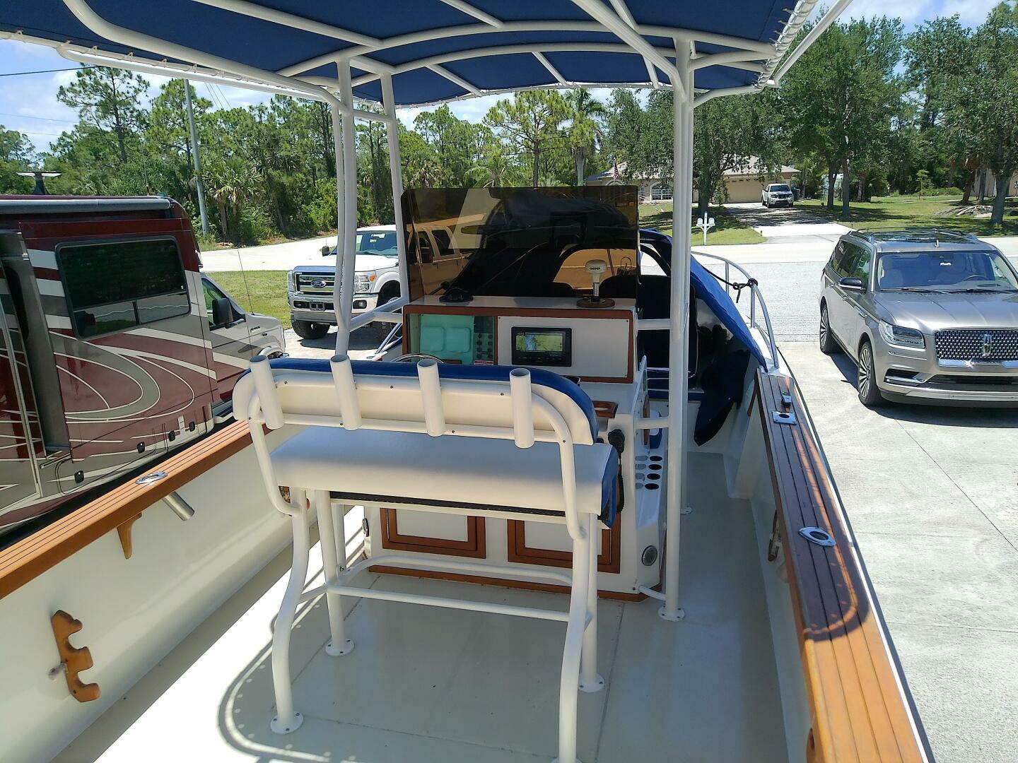 Slide: The Image of Robalo 2520 Center Console 1985 - 5310336