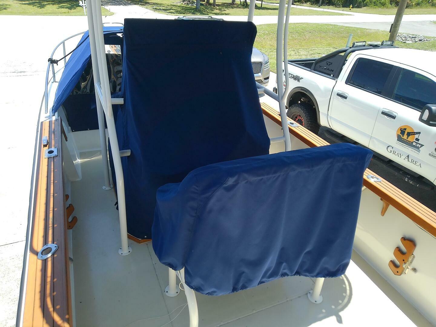 Slide: The Image of Robalo 2520 Center Console 1985 - 5310338
