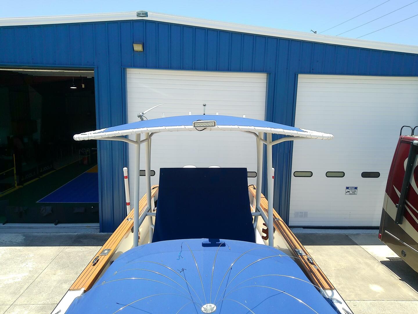 Slide: The Image of Robalo 2520 Center Console 1985 - 5310352