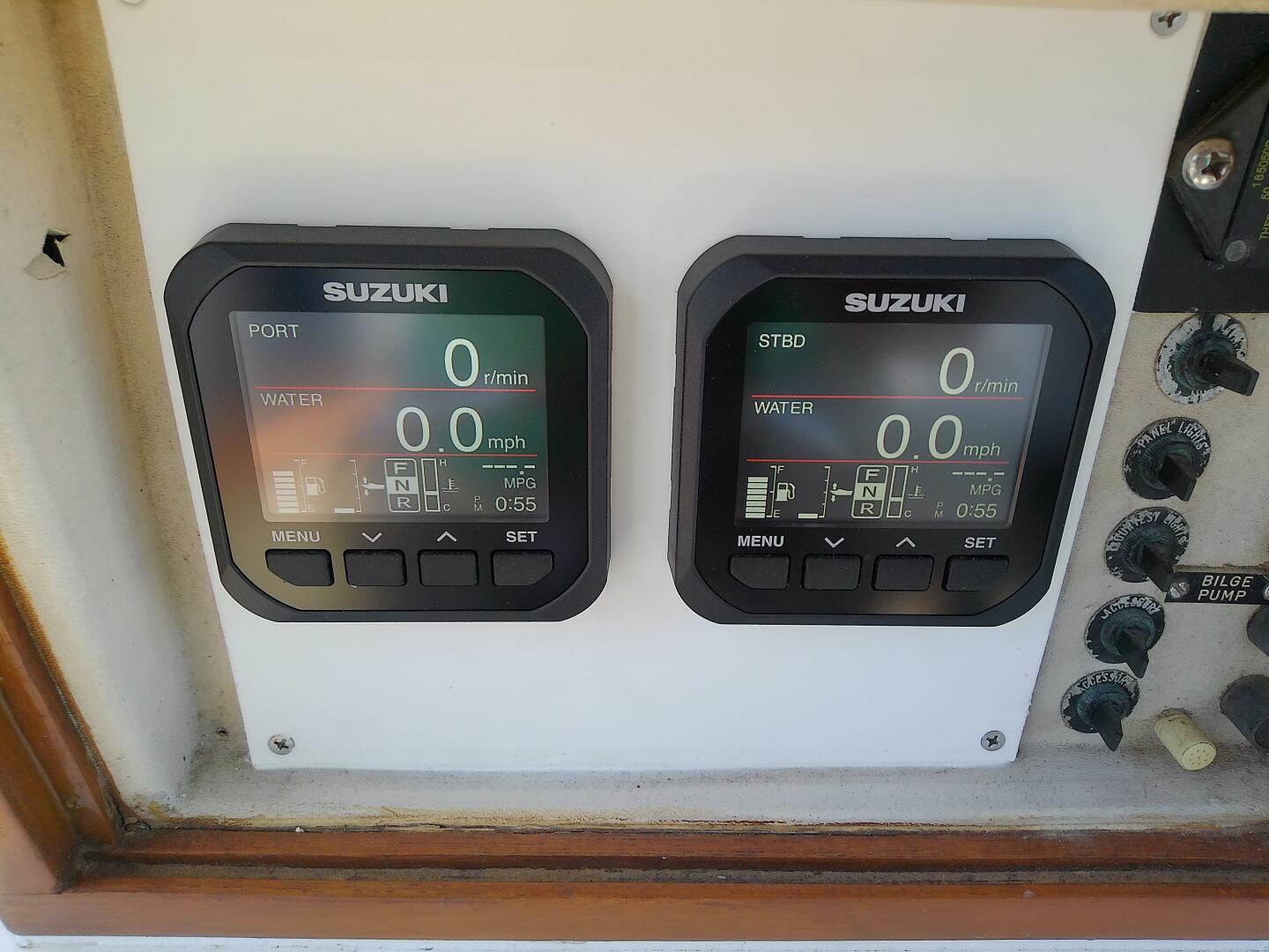 Slide: The Image of Robalo 2520 Center Console 1985 - 5310375