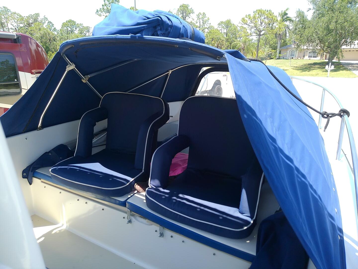 Slide: The Image of Robalo 2520 Center Console 1985 - 5310389