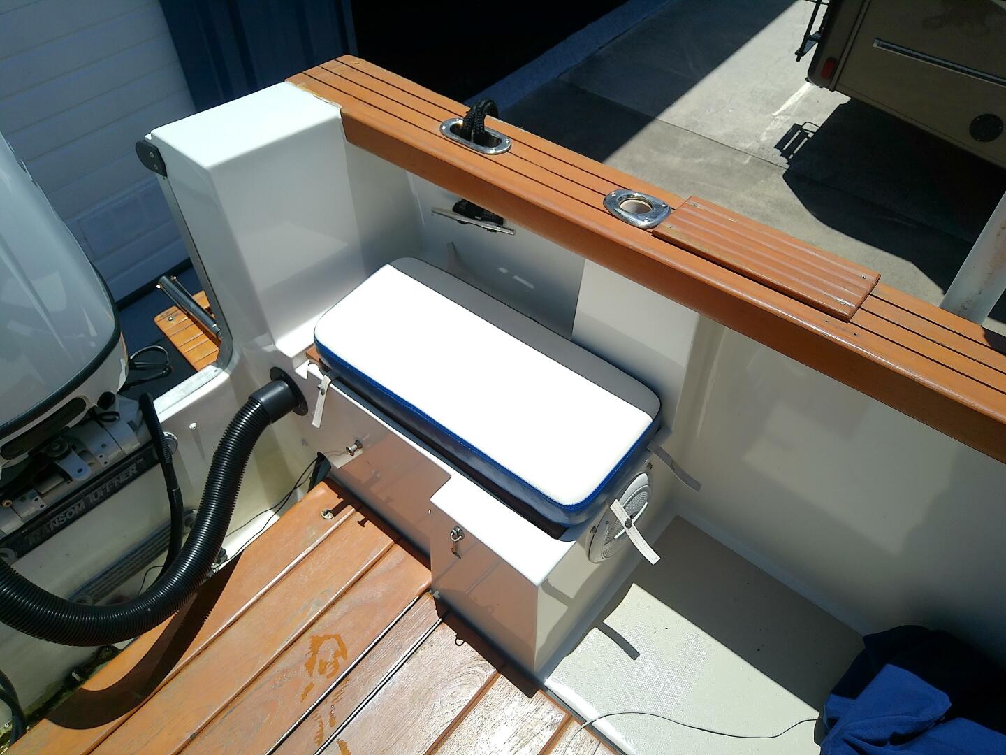 Slide: The Image of Robalo 2520 Center Console 1985 - 5310428
