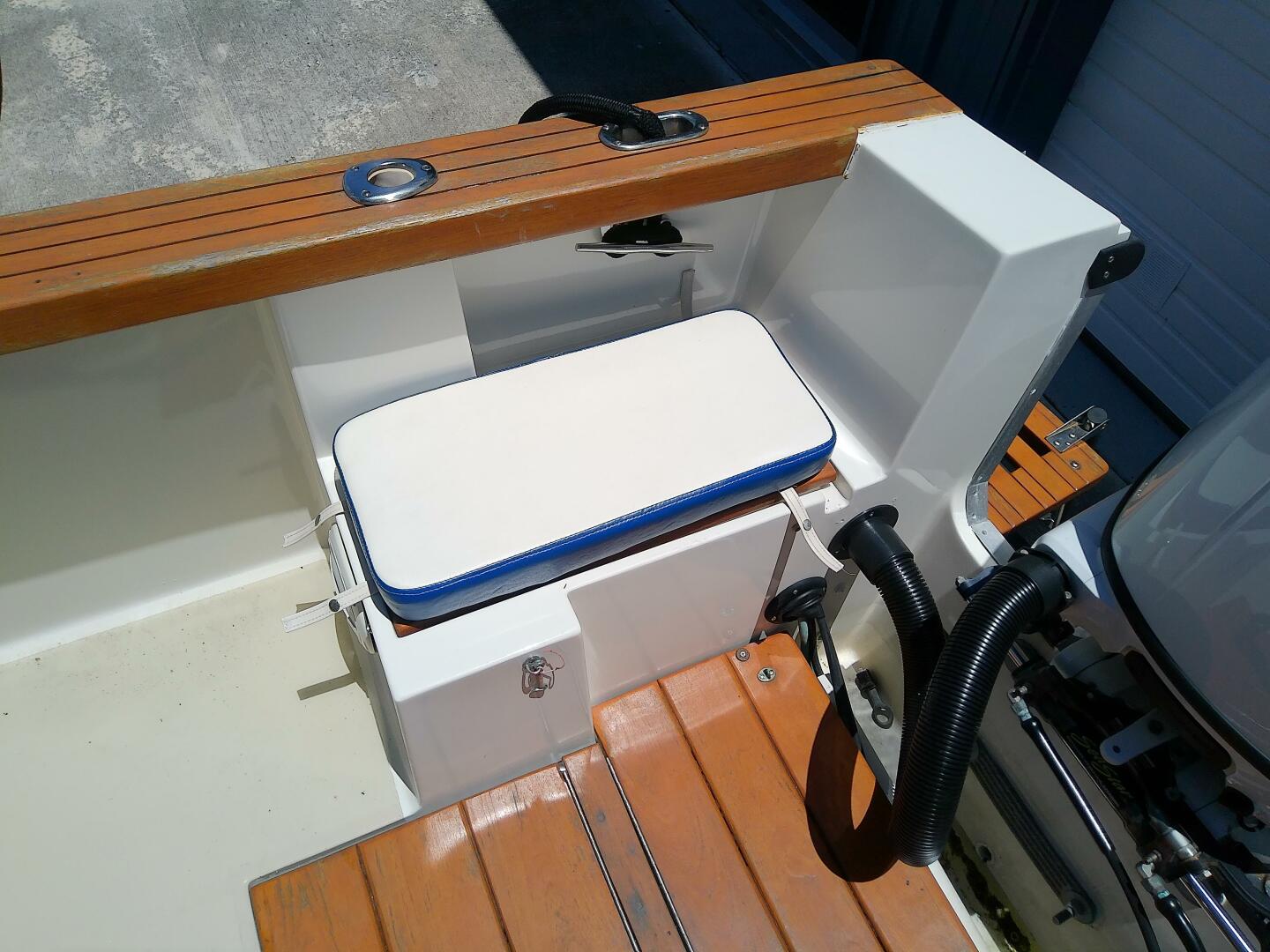 Slide: The Image of Robalo 2520 Center Console 1985 - 5310429