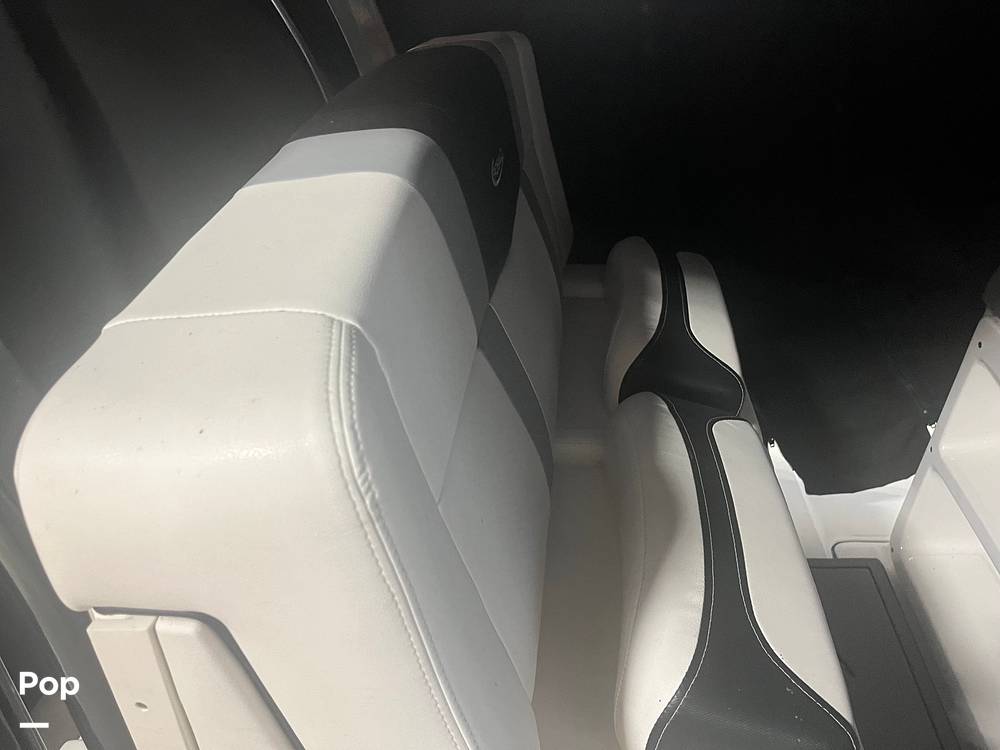 Slide: The Image of Robalo 272 2022 - 13870094