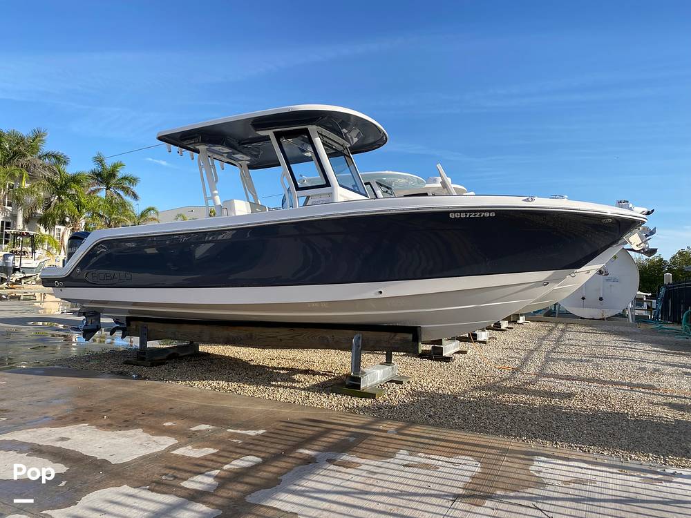 Slide: The Image of Robalo 272 2023 - 15360001