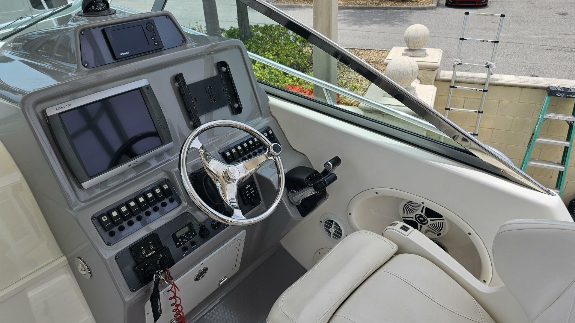 Slide: The Image of Robalo 305 Walkaround 2013 - 5457031