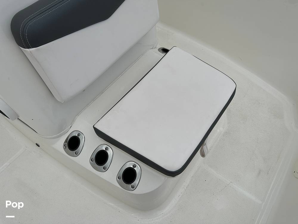 Slide: The Image of Robalo R160 2020 - 14183277