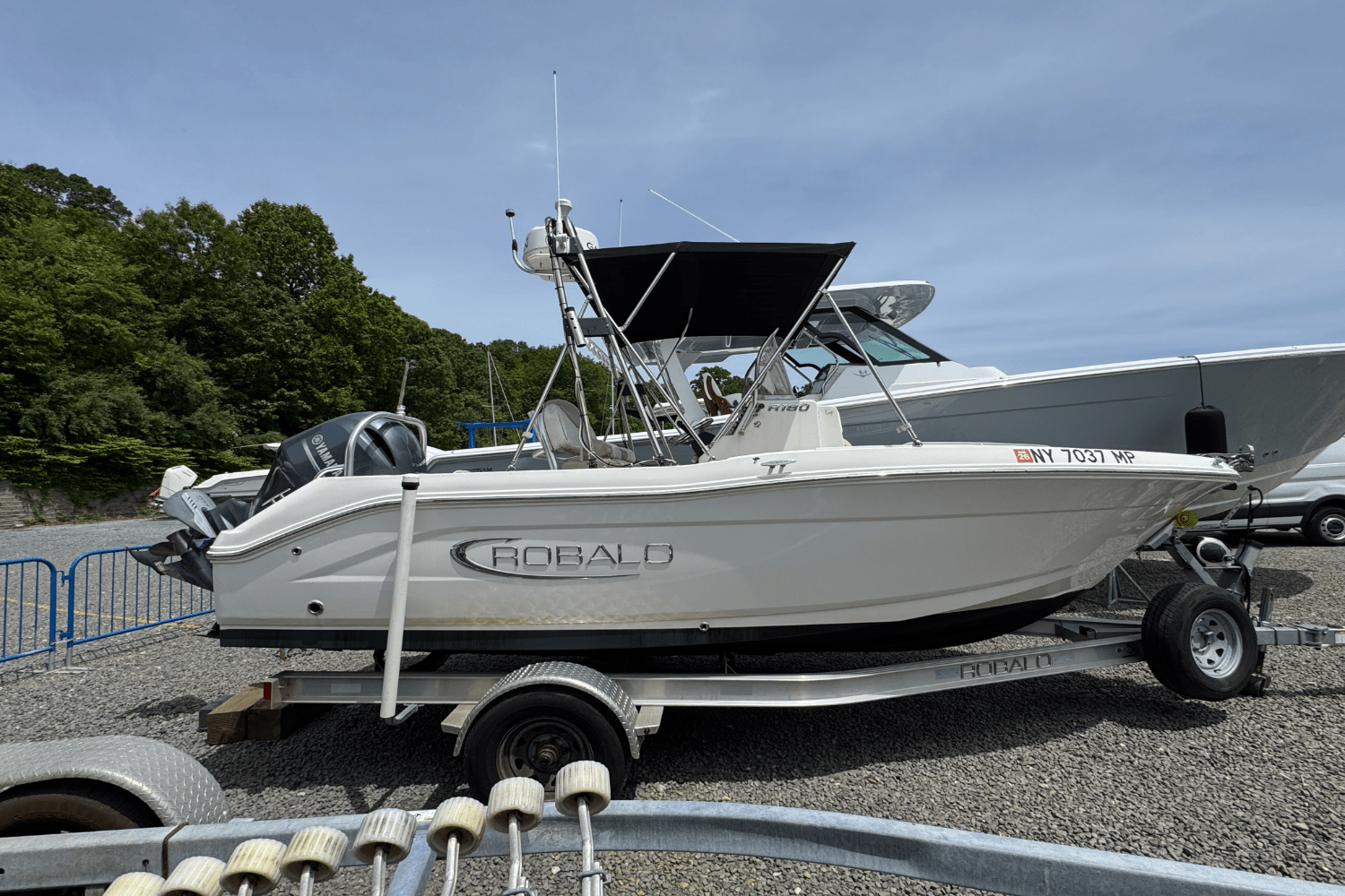 Slide: The Image of Robalo R180 2020 - 0