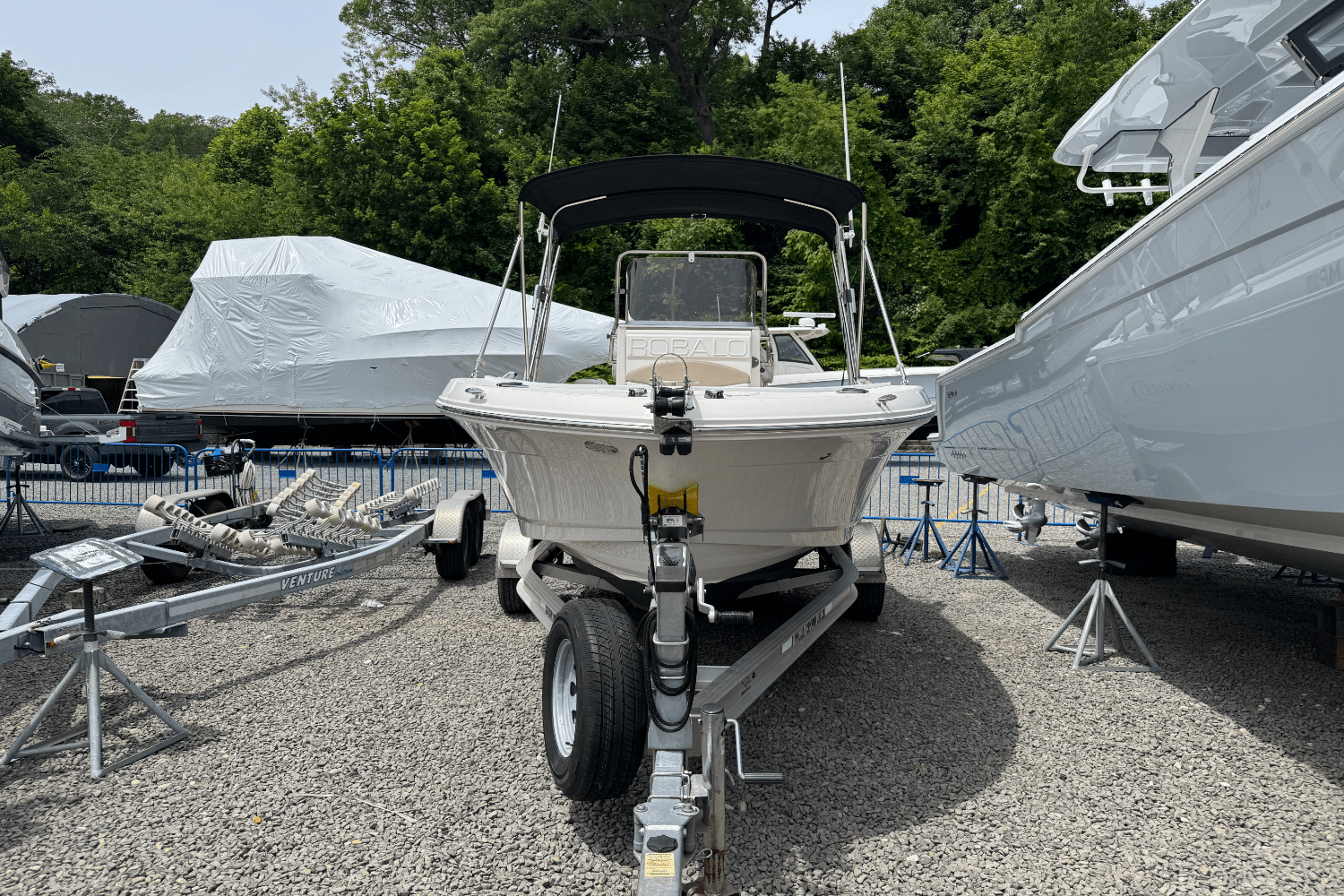 Slide: The Image of Robalo R180 2020 - 2