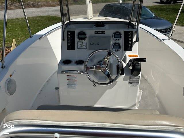 Slide: The Image of Robalo R180/CC 2018 - 15381488