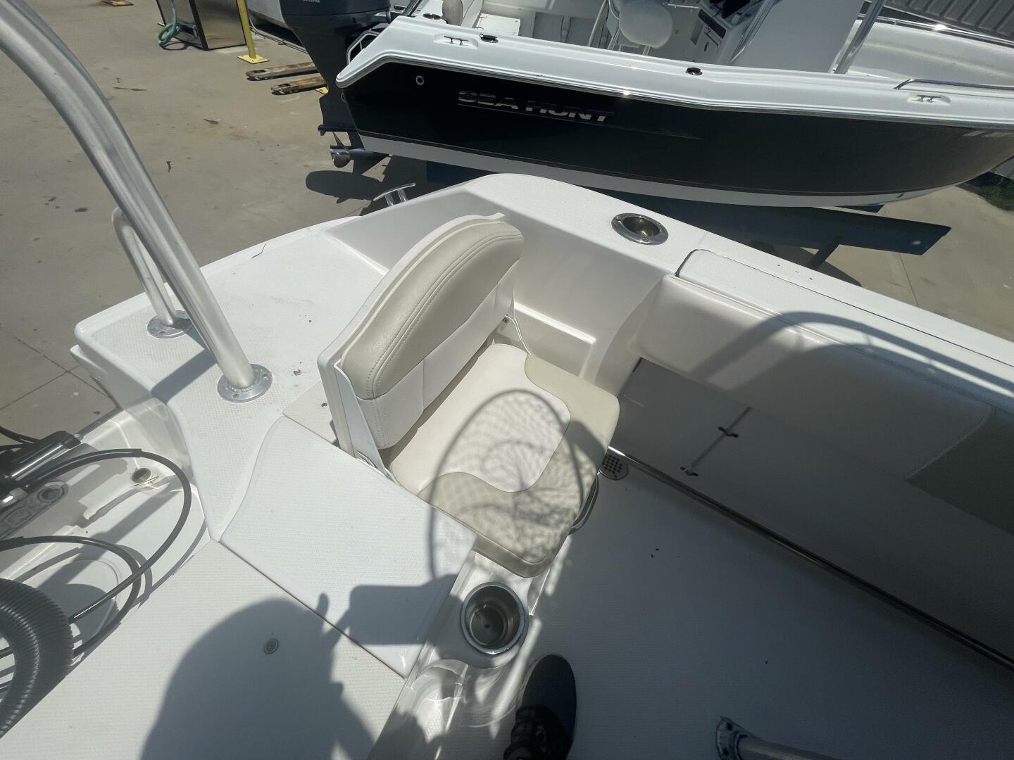 Slide: The Image of Robalo R200 2016 - 5112502