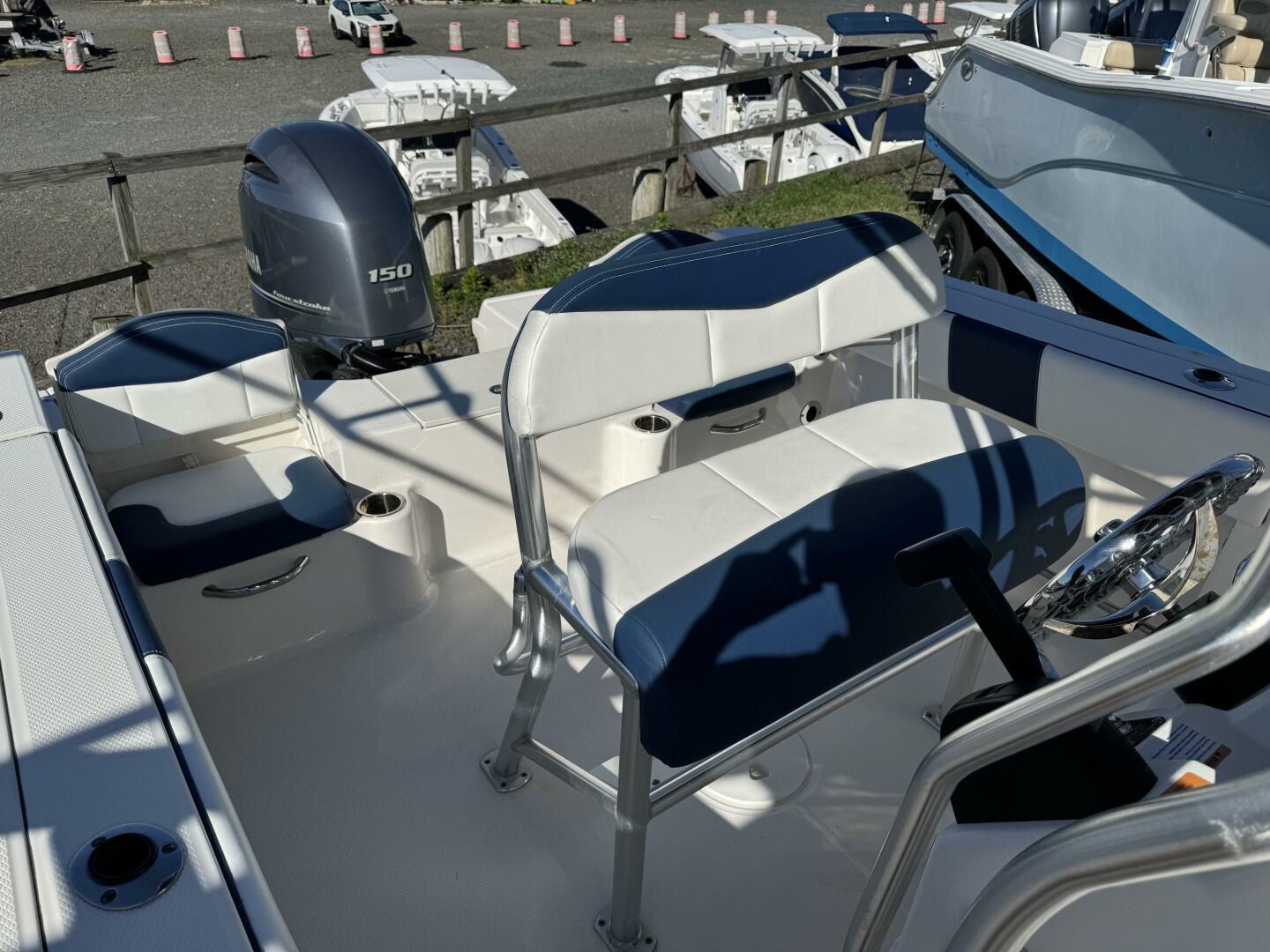 Slide: The Image of Robalo R200 Center Console 2019 - 4396432
