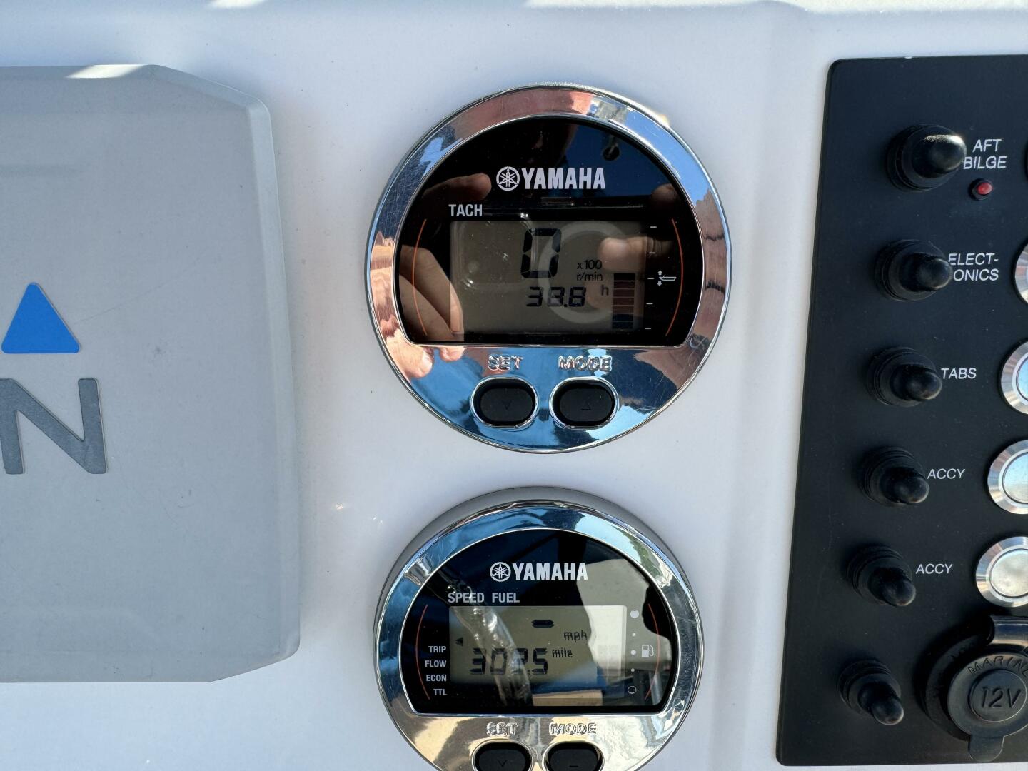 Slide: The Image of Robalo R200 Center Console 2019 - 4396445
