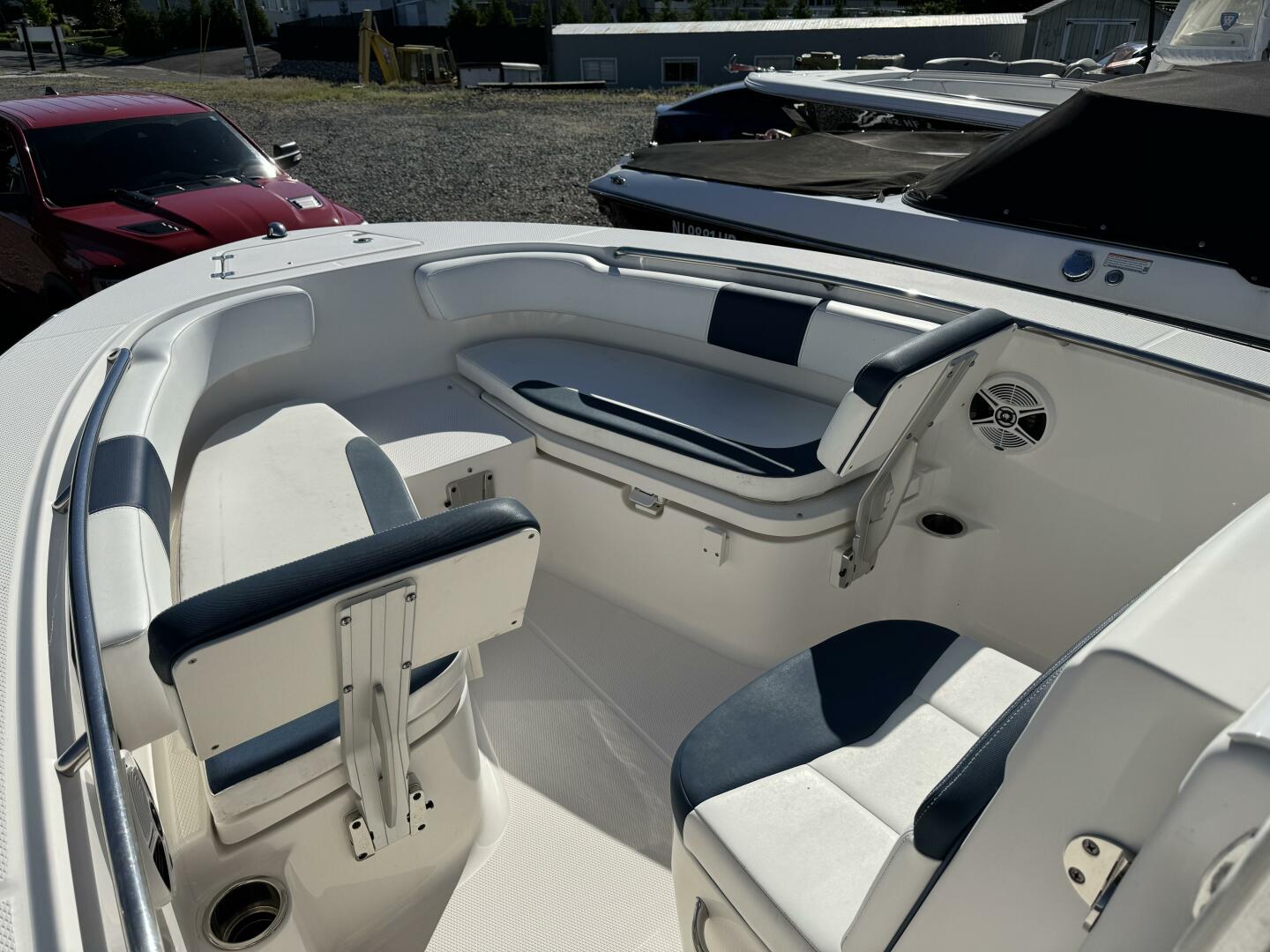 Slide: The Image of Robalo R200 Center Console 2019 - 4396423