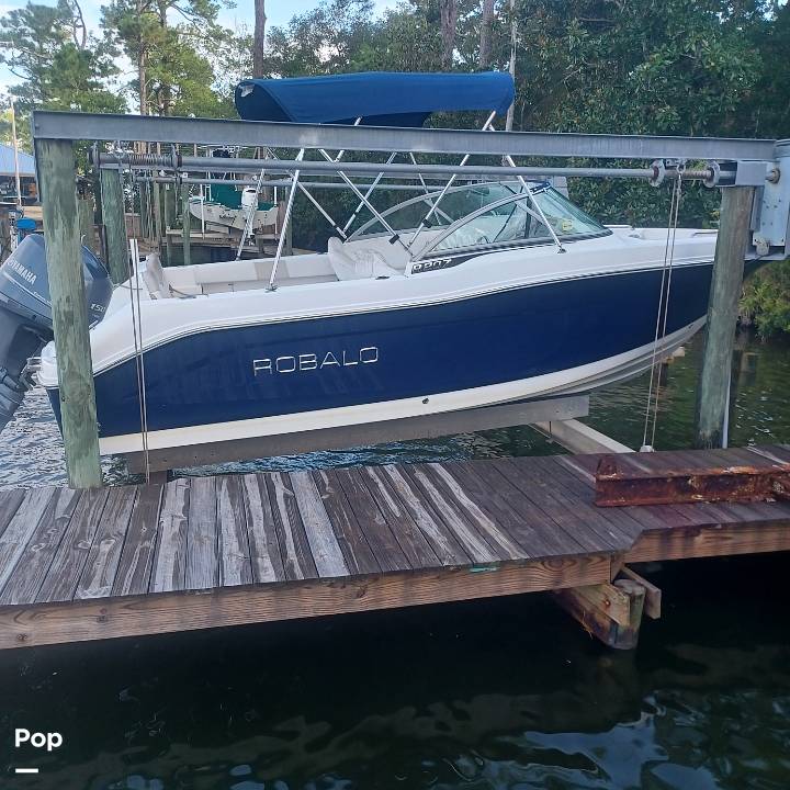 Slide: The Image of Robalo R207 2013 - 13068185