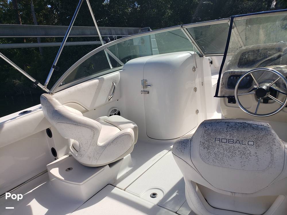 Slide: The Image of Robalo R207 2013 - 13121488
