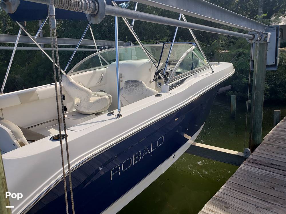 Slide: The Image of Robalo R207 2013 - 13121762