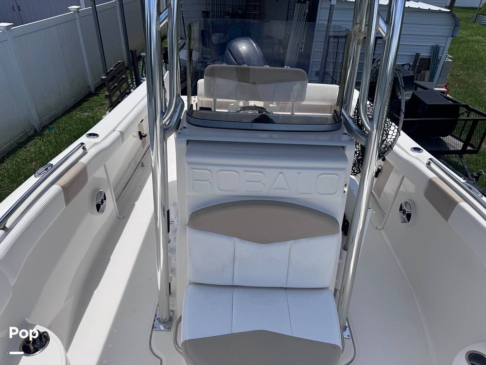 Slide: The Image of Robalo R222 2016 - 15604191