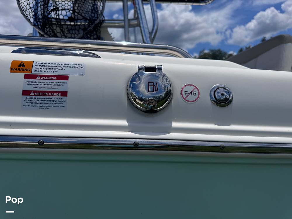 Slide: The Image of Robalo R222 2016 - 15604231