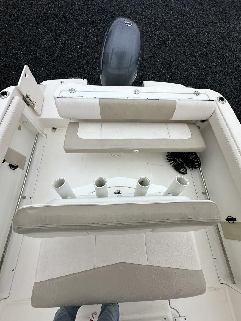 Slide: The Image of Robalo R222 2017 - 5284093