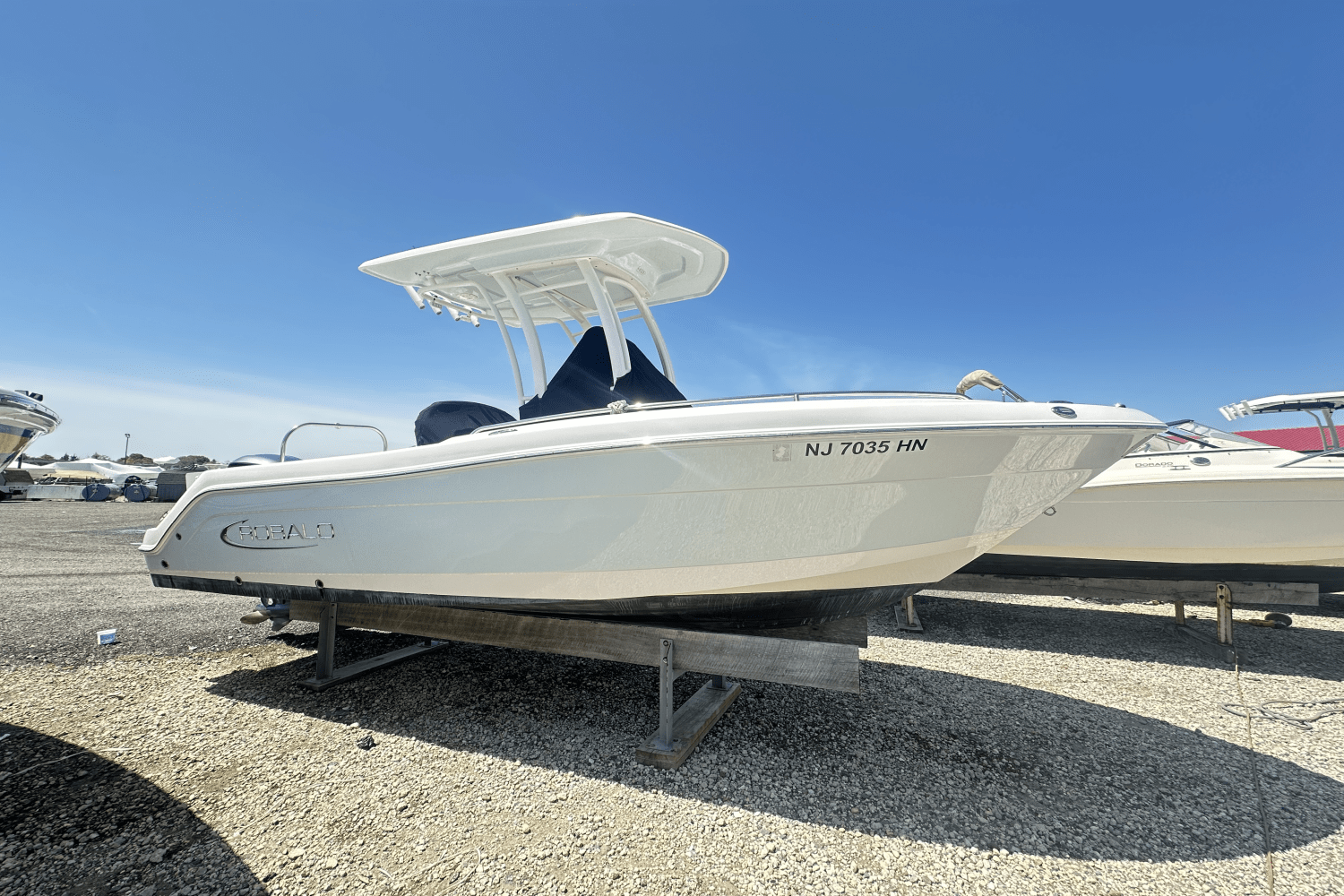 Slide: The Image of Robalo R222 2020 - 1