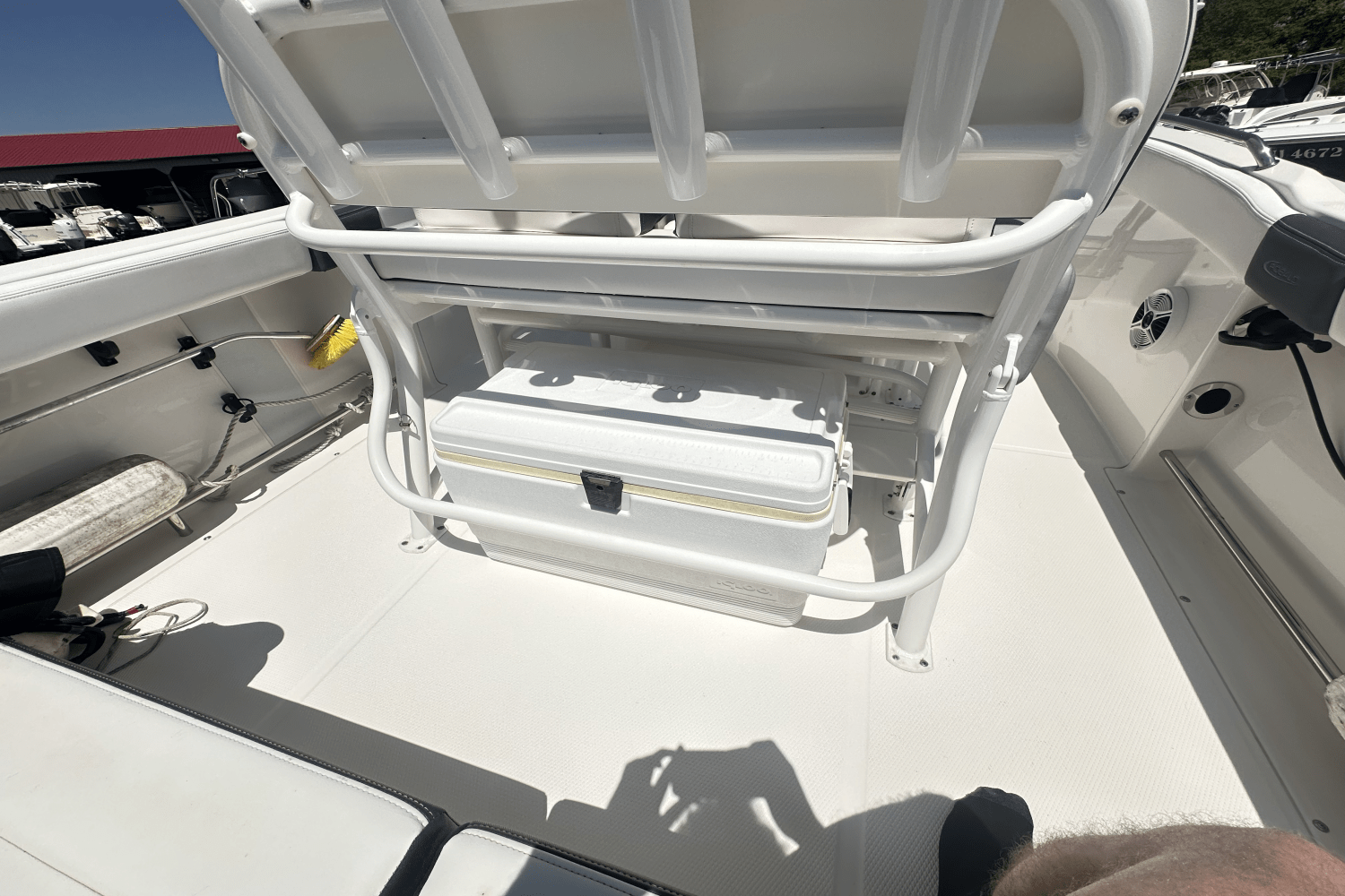 Slide: The Image of Robalo R222 2020 - 4