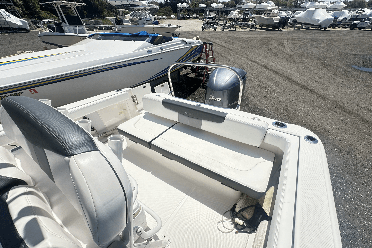 Slide: The Image of Robalo R222 2020 - 5