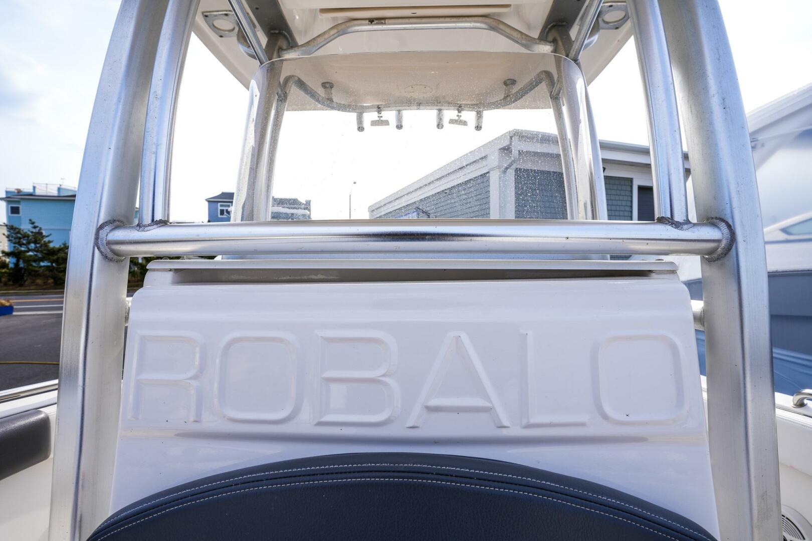 Slide: The Image of Robalo R222 CC 2018 - 15